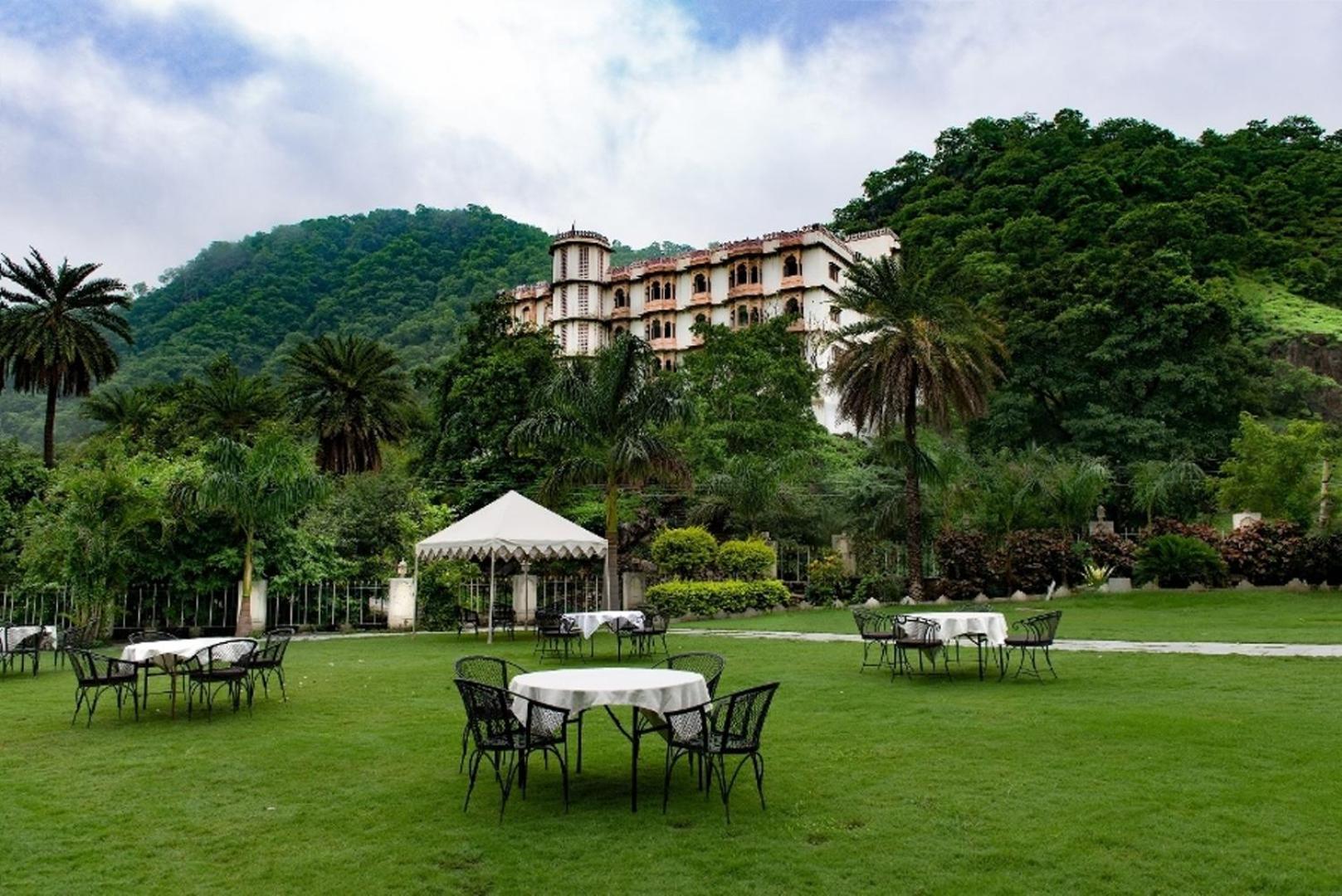 Aaram Baagh - A Luxury Nature Resort ウダイプル エクステリア 写真